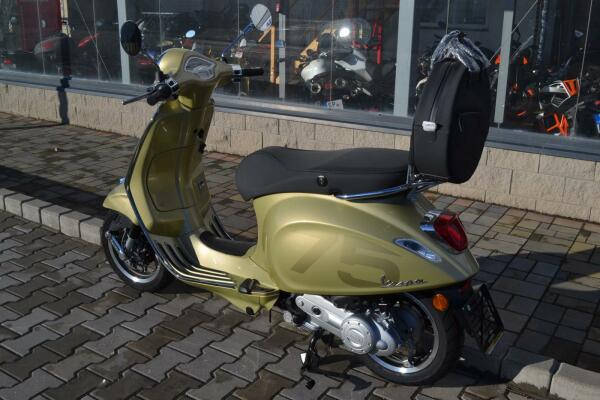 Vespa Primavera 50 75th Annive