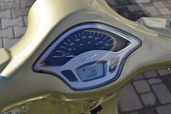 Vespa Primavera 50 75th Annive
