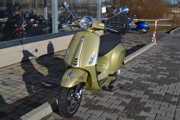 Vespa Primavera 50 75th Annive