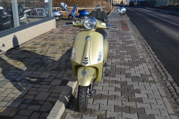Vespa Primavera 50 75th Annive