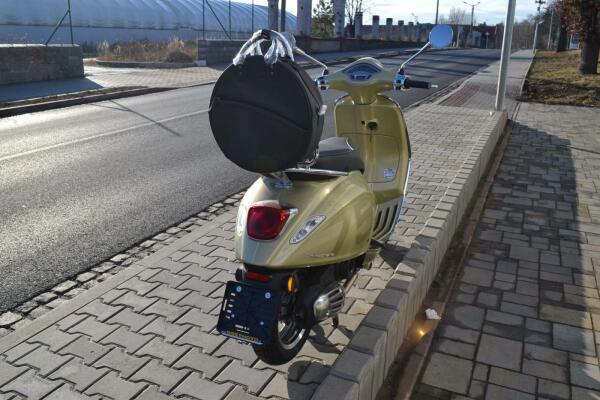 Vespa Primavera 50 75th Annive