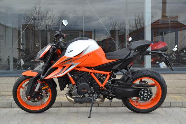 KTM 1290 Super Duke R 2023 +Tech p