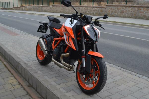 KTM 1290 Super Duke R 2023 +Tech p