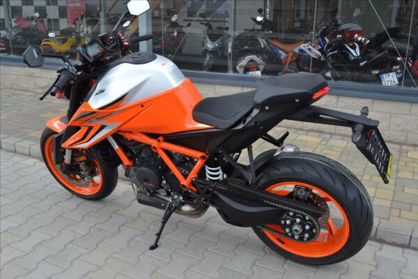 KTM 1290 Super Duke R 2023 +Tech p