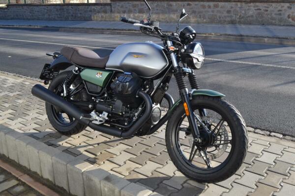 Moto Guzzi V7 Stone Cententario 2023 Euro
