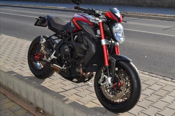 MV Agusta Brutale 800 RR Dragster