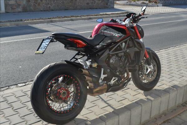 MV Agusta Brutale 800 RR Dragster