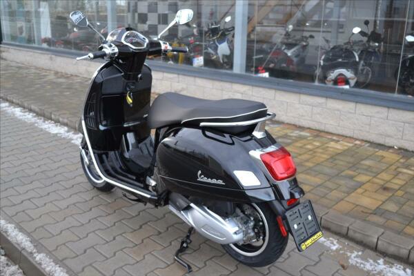 Vespa GTS 300 Super 2023 Nový model