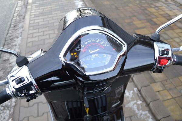 Vespa GTS 300 Super 2023 Nový model