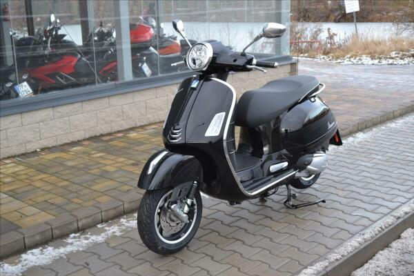 Vespa GTS 300 Super 2023 Nový model