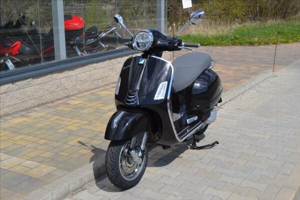 Vespa GTS 300 2023 nový model
