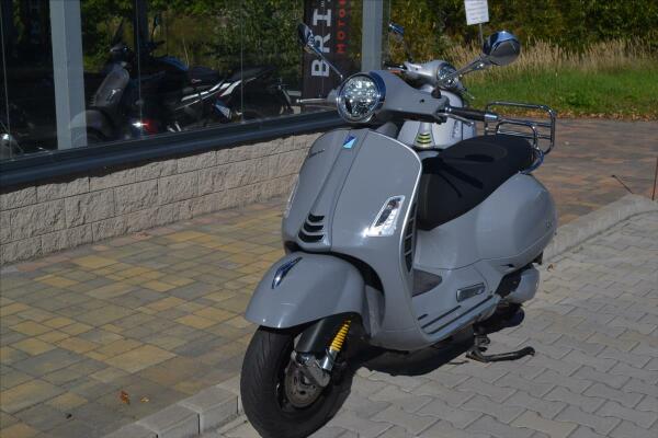 Vespa GTS 300 Super Tech 2022