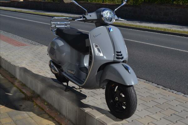Vespa GTS 300 Super Tech 2022