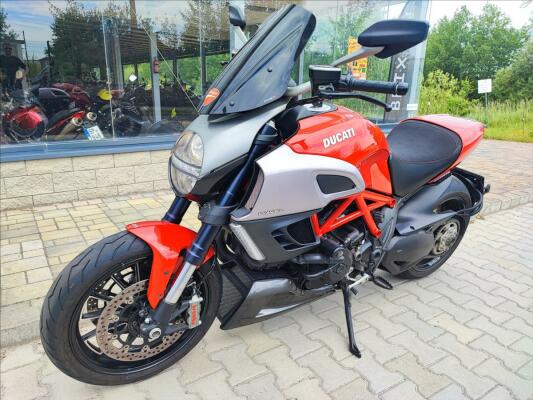 Ducati Diavel 2012