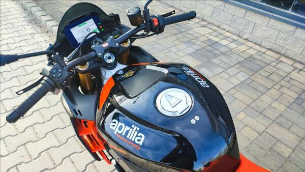 Aprilia Tuono V4 1100 Factory 2024