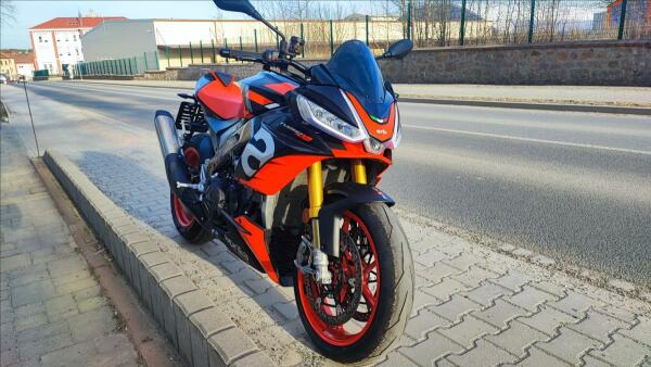 Aprilia Tuono V4 1100 Factory 2024