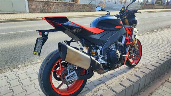 Aprilia Tuono V4 1100 Factory 2024