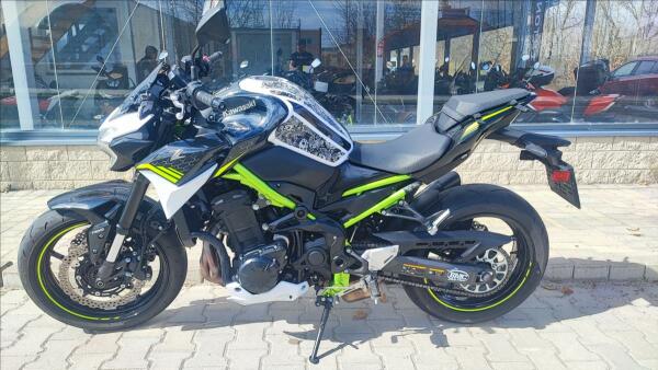 Kawasaki Z 900 2021