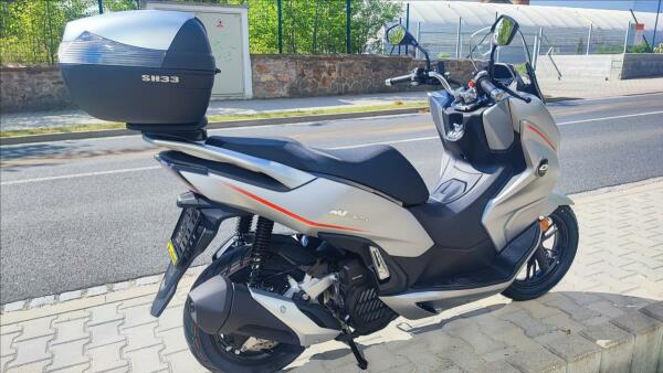 QJ Motor MTX 125