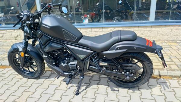 Zontes 125 Custom