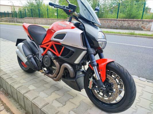 Ducati Diavel 2012