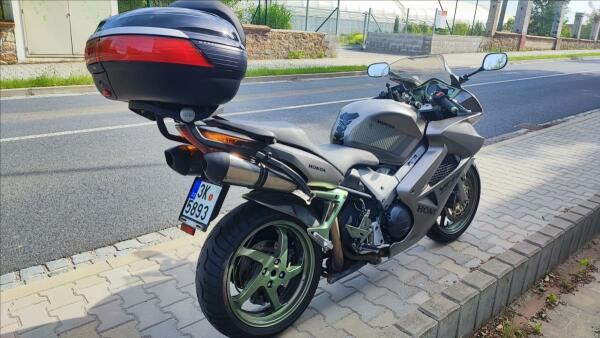 Honda VFR 800