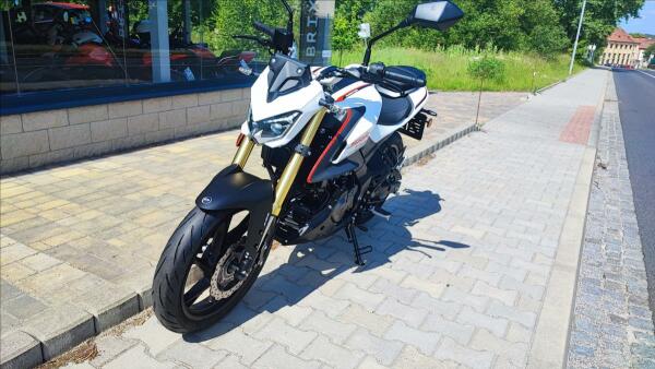 QJ Motor SRK 125 S 2025