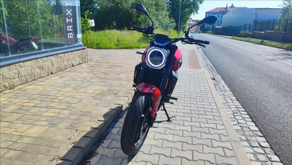 Moto Morini Seiemmezzo STR 2025