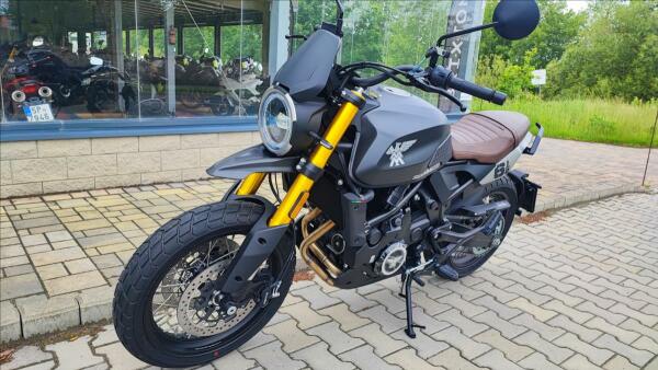 Moto Morini Seimmezzo SCR 2025