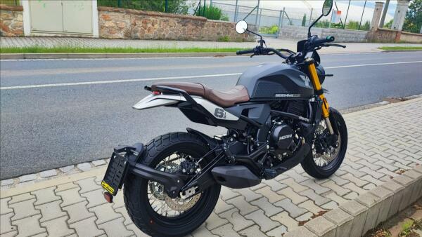 Moto Morini Seimmezzo SCR 2025