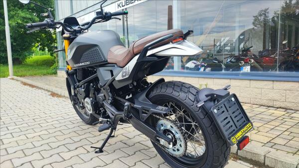 Moto Morini Seimmezzo SCR 2025