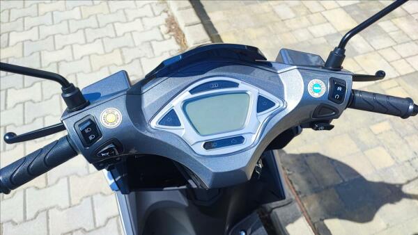 Yuki 125i Via