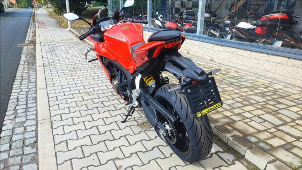 QJ Motor SRK 800 RR 2025