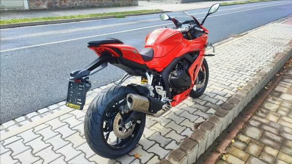QJ Motor SRK 800 RR 2025