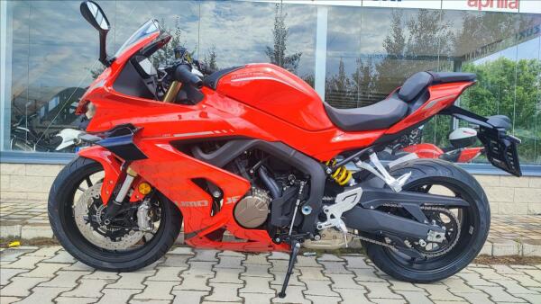 QJ Motor SRK 800 RR 2025