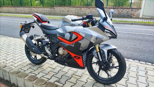 QJ Motor SRK 125 R 2025