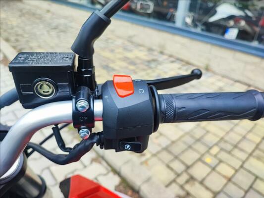 Yuki 125i Sport R