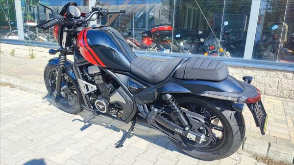 Moto Morini Calibro Custom 700