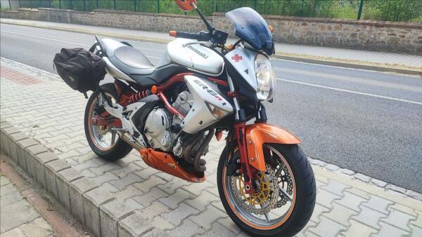 Kawasaki ER6-N
