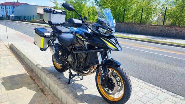 QJ Motor SRT 900 SX +kufry