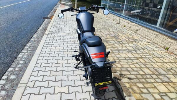 Zontes 125 Custom