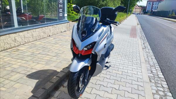 QJ Motor MTX 125