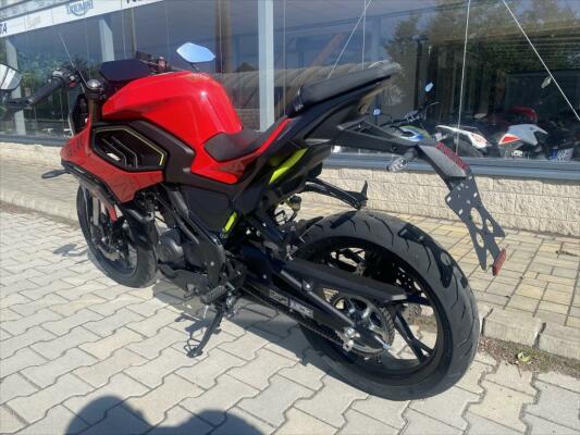 QJ Motor SRK 125 J