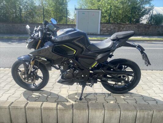 QJ Motor SRK 125 J
