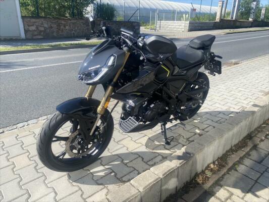 QJ Motor SRK 125 J