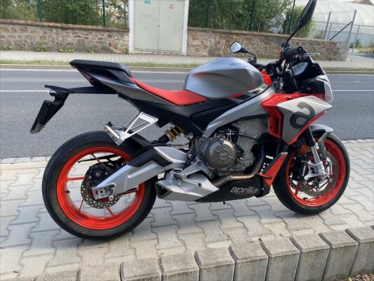 Aprilia Tuono 660