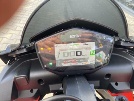 Aprilia Tuono 660