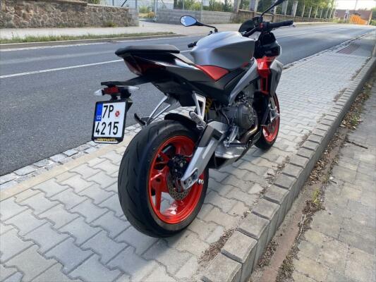 Aprilia Tuono 660