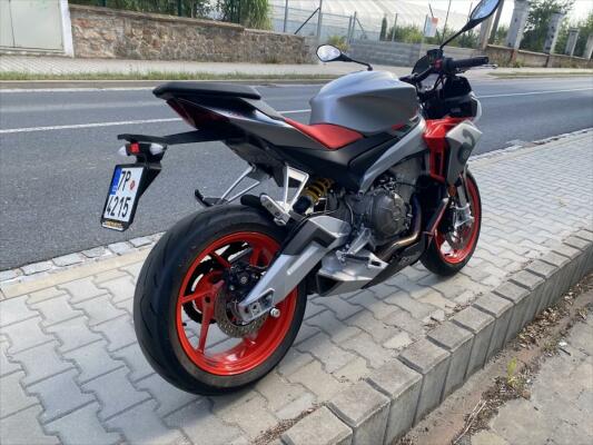 Aprilia Tuono 660