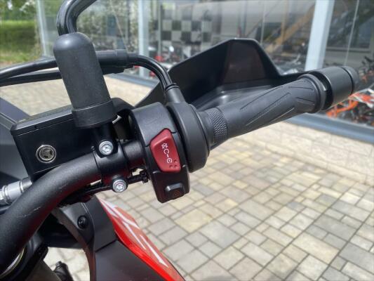 QJ Motor SRT 125 DX